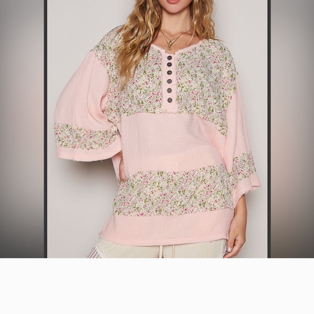 Elegant Blue Tunic with Embroidered Details and Relaxed Fit